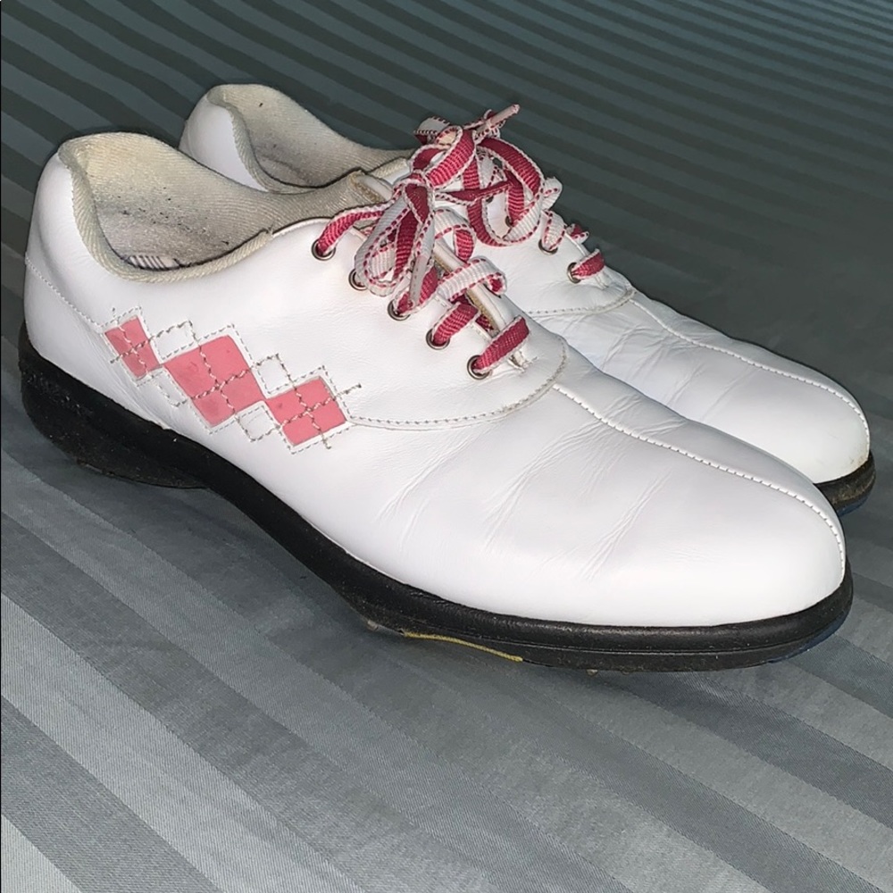 Women’s Pink & White Argyle FootJoy Golf cleats